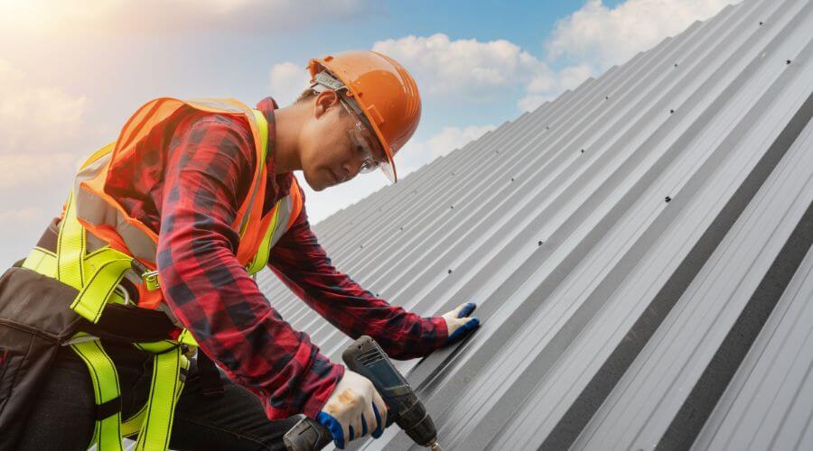 Professional residential roofers in Sigel, IL